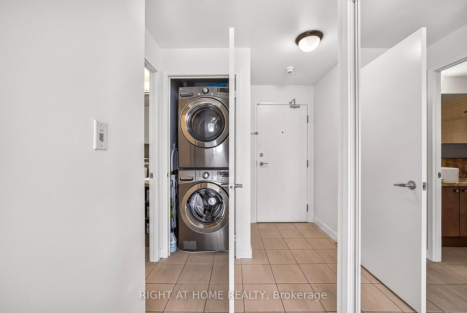 11 Brunel Court • #5509 • Toronto, ON photo 16