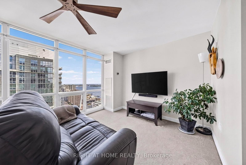 5509 - 11 Brunel Court