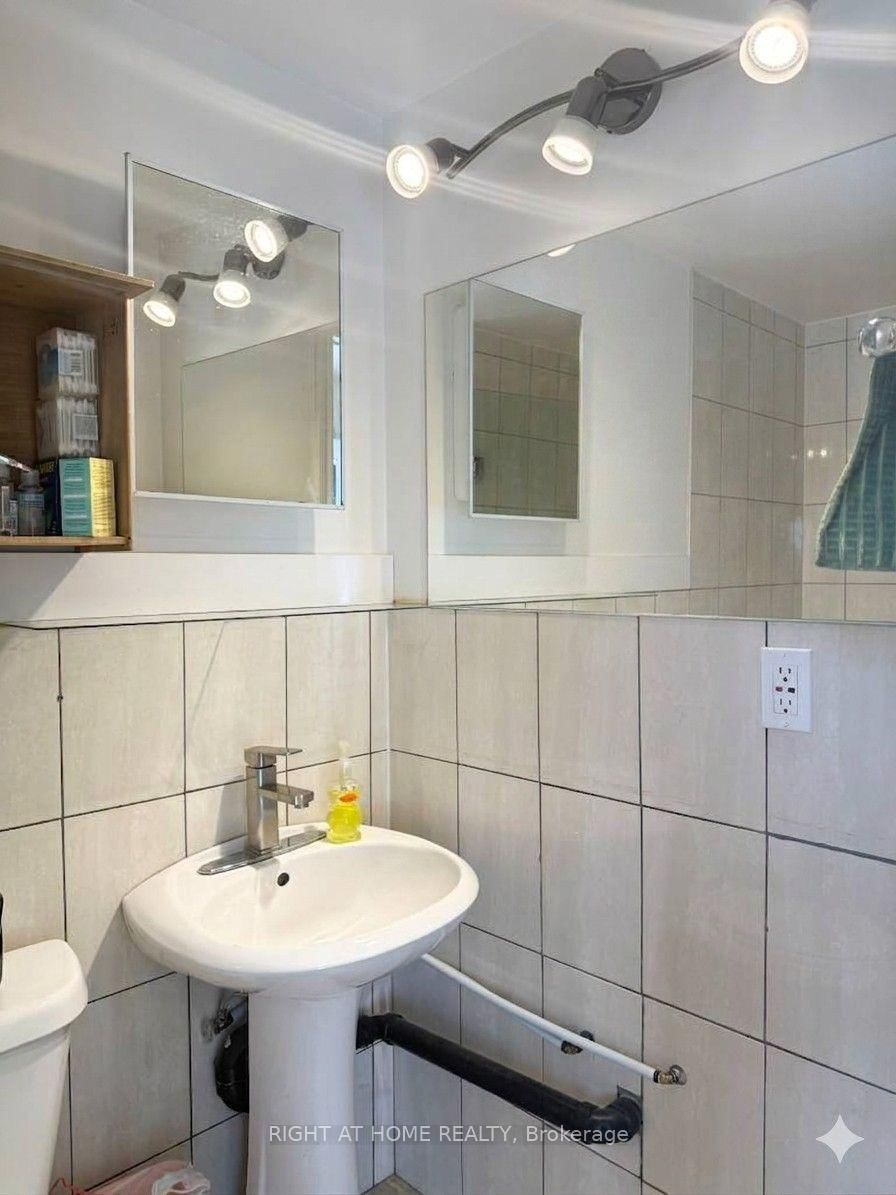 665 Ossington Avenue • Toronto, ON photo 10