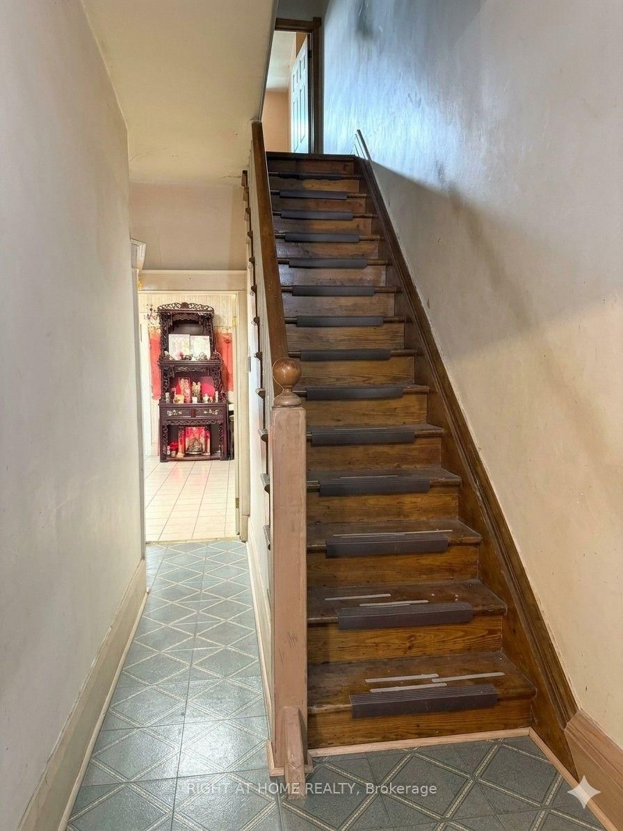 665 Ossington Avenue • Toronto, ON photo 12
