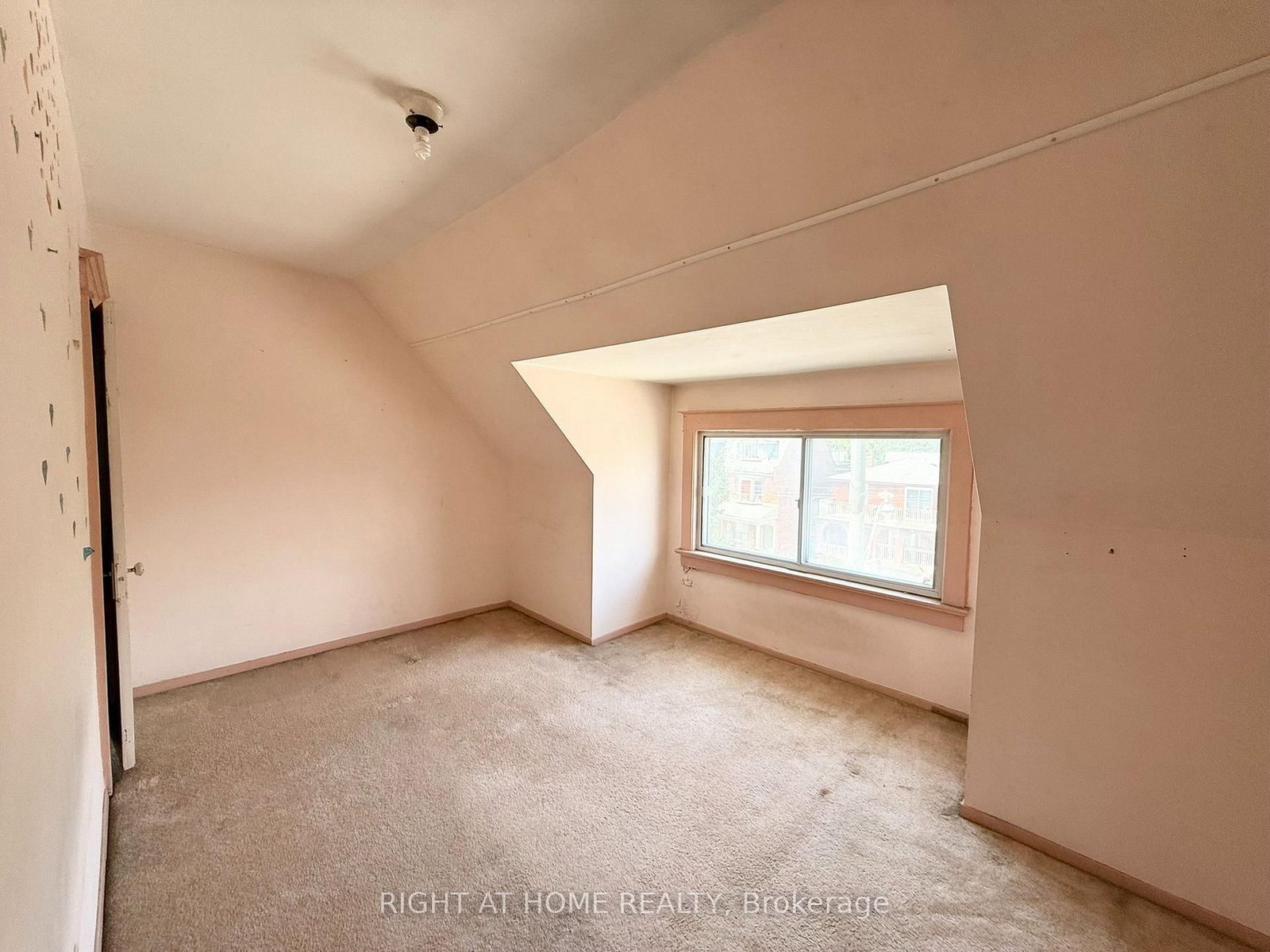 665 Ossington Avenue • Toronto, ON photo 17