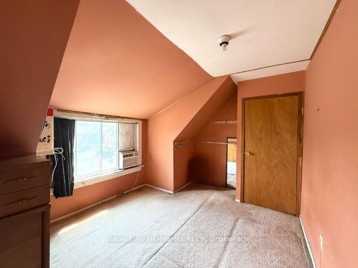 665 Ossington Avenue • Toronto, ON photo 19