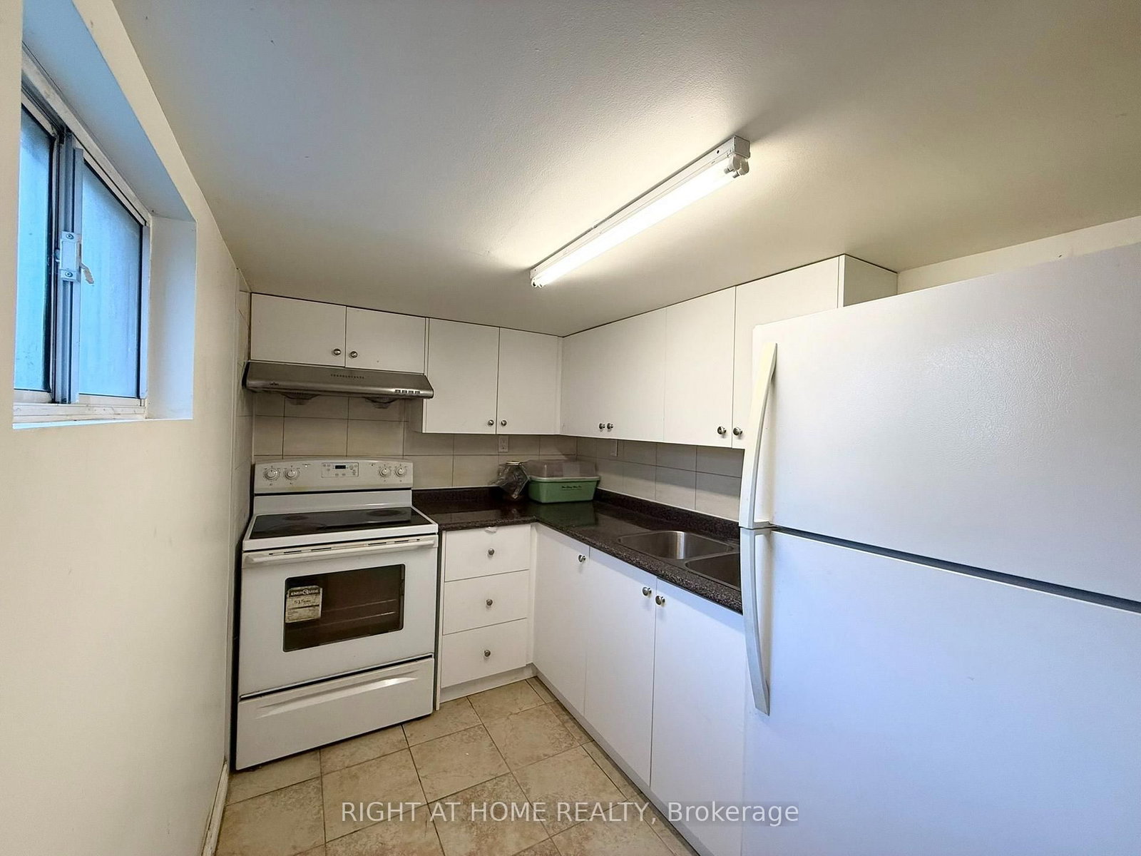 665 Ossington Avenue • Toronto, ON photo 22