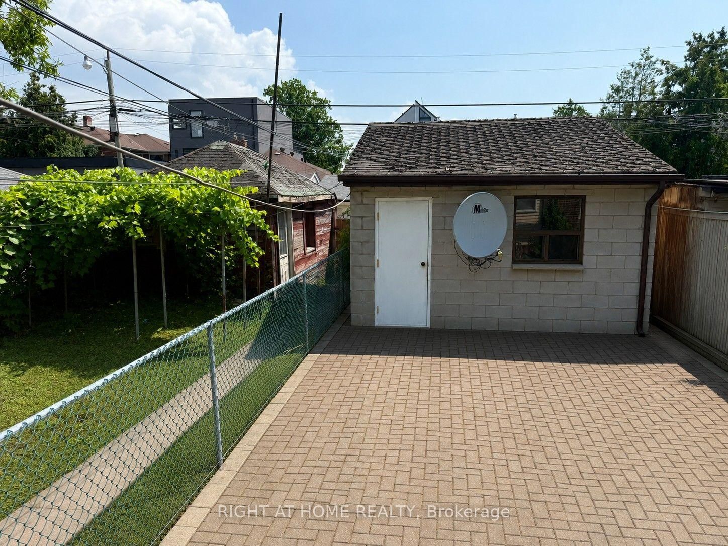 665 Ossington Avenue • Toronto, ON photo 28