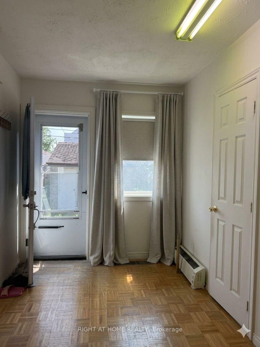 665 Ossington Avenue • Toronto, ON photo 9