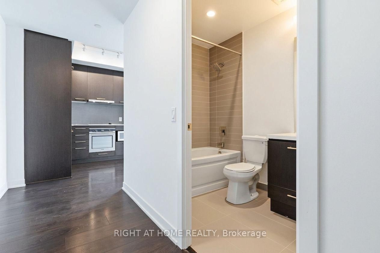 87 Peter Street • #4606 • Toronto, ON photo 6