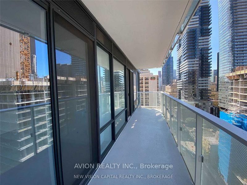 1112 - 501 Yonge Street