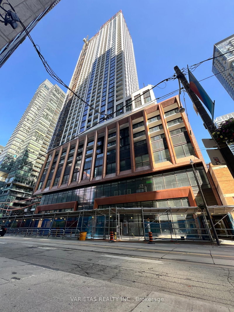 2315 - 400 King Street W