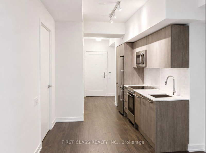 606 - 28 Wellesley Street E E
