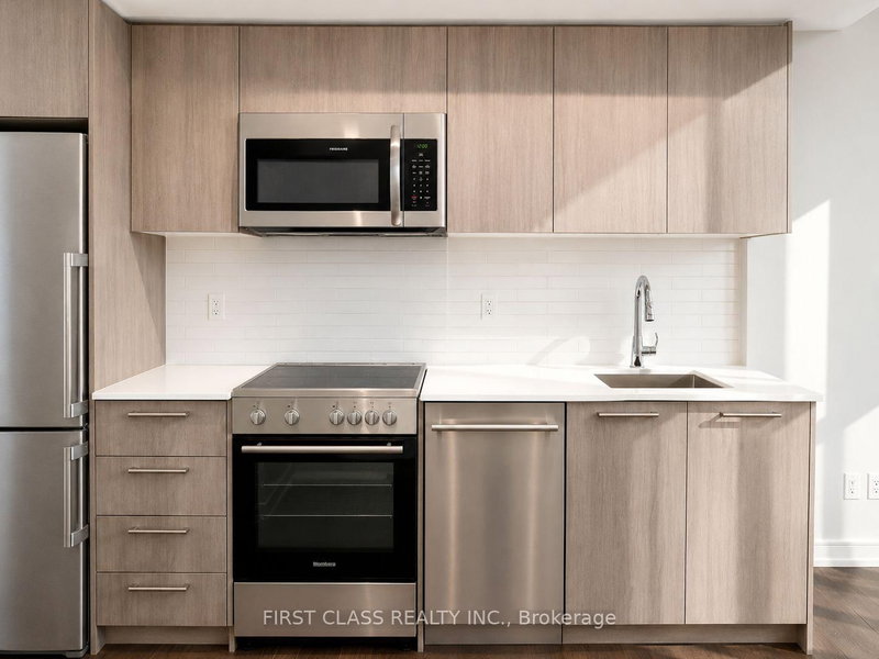 606 - 28 Wellesley Street E E