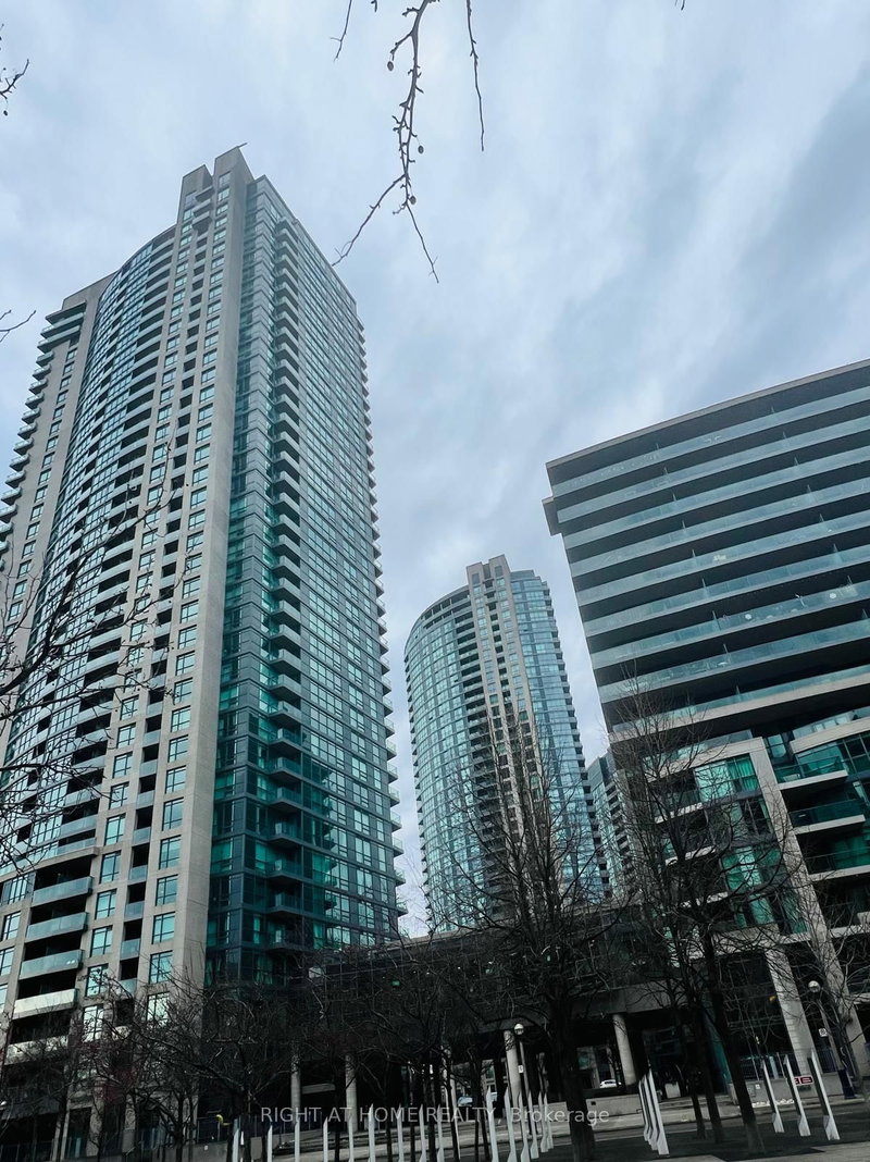 1158 - 209 Fort York Boulevard