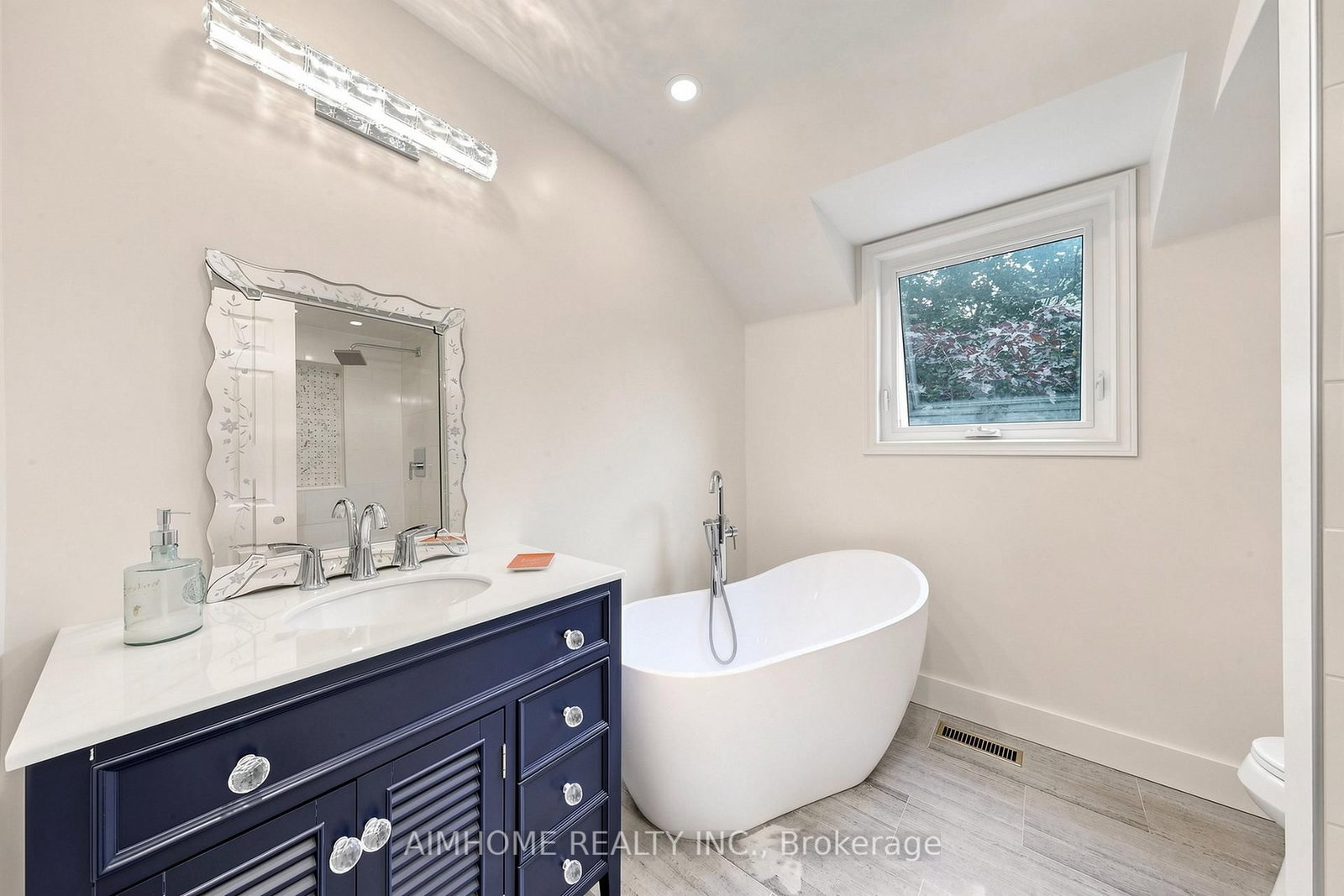 93 Clarinda Drive • Toronto, ON photo 23