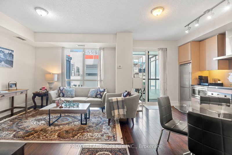 1705 - 300 Front Street W