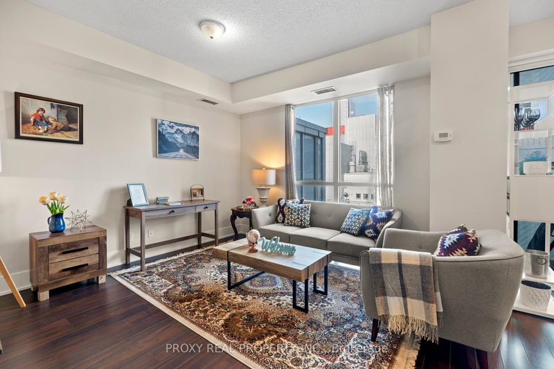 1705 - 300 Front Street W