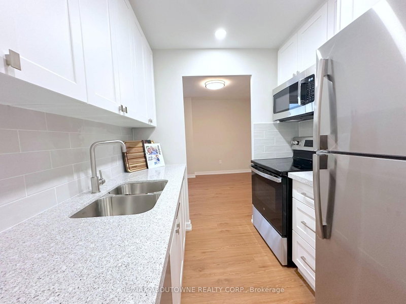 506 - 300 St Clair Avenue W