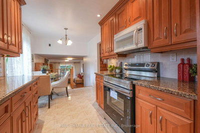 60 Seneca Hill Drive • Toronto, ON photo 6