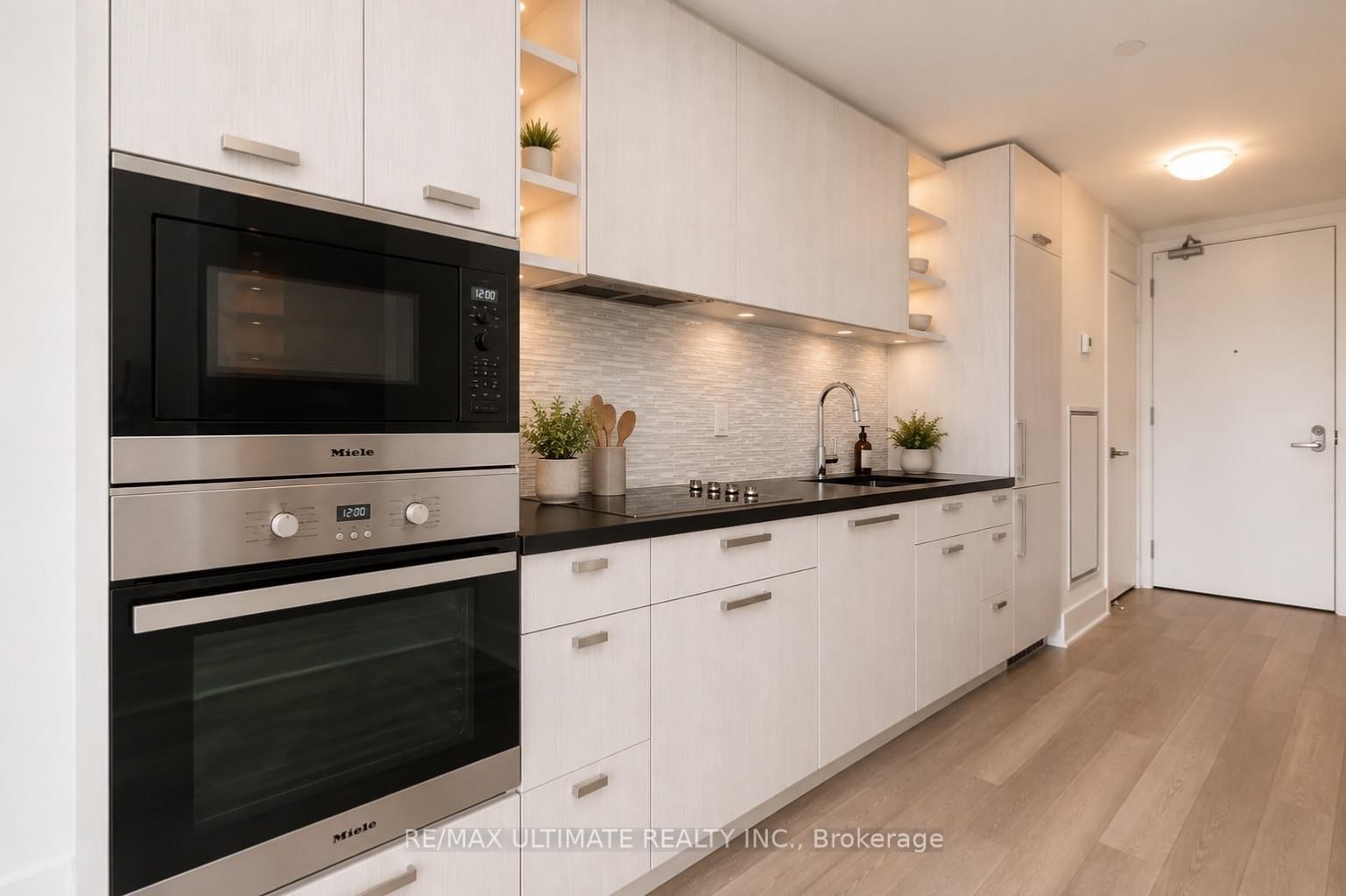 32 Davenport Road • #306 • Toronto, ON photo 13