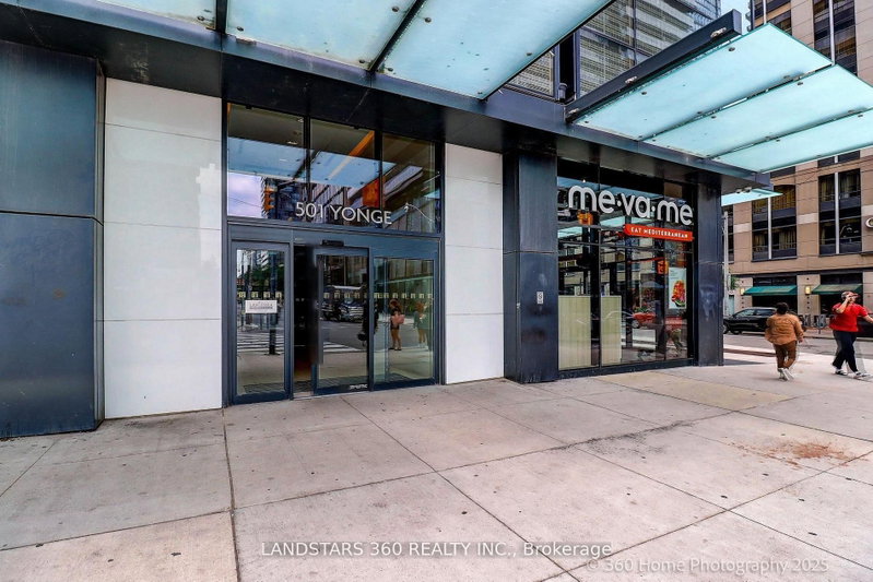 4202 - 501 Yonge Street