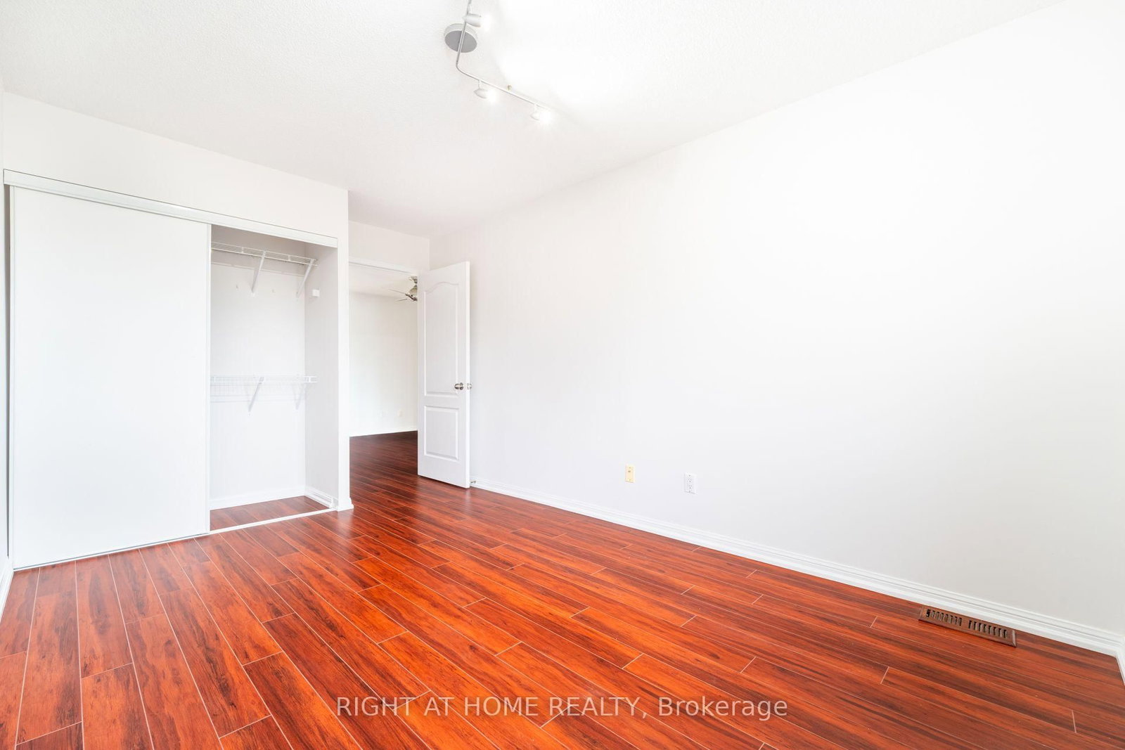 220 Grandview Way • Toronto, ON photo 14