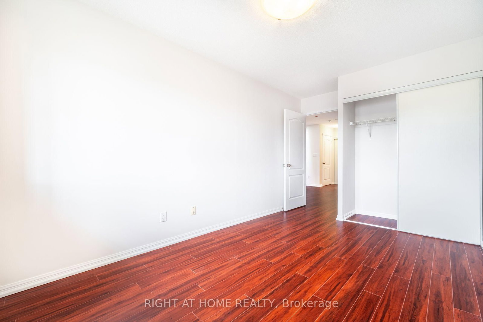 220 Grandview Way • Toronto, ON photo 17