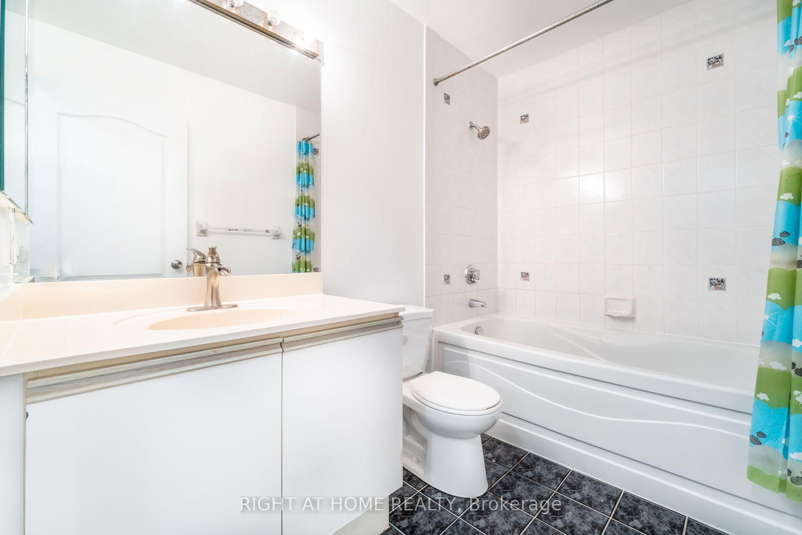 220 Grandview Way • Toronto, ON photo 20