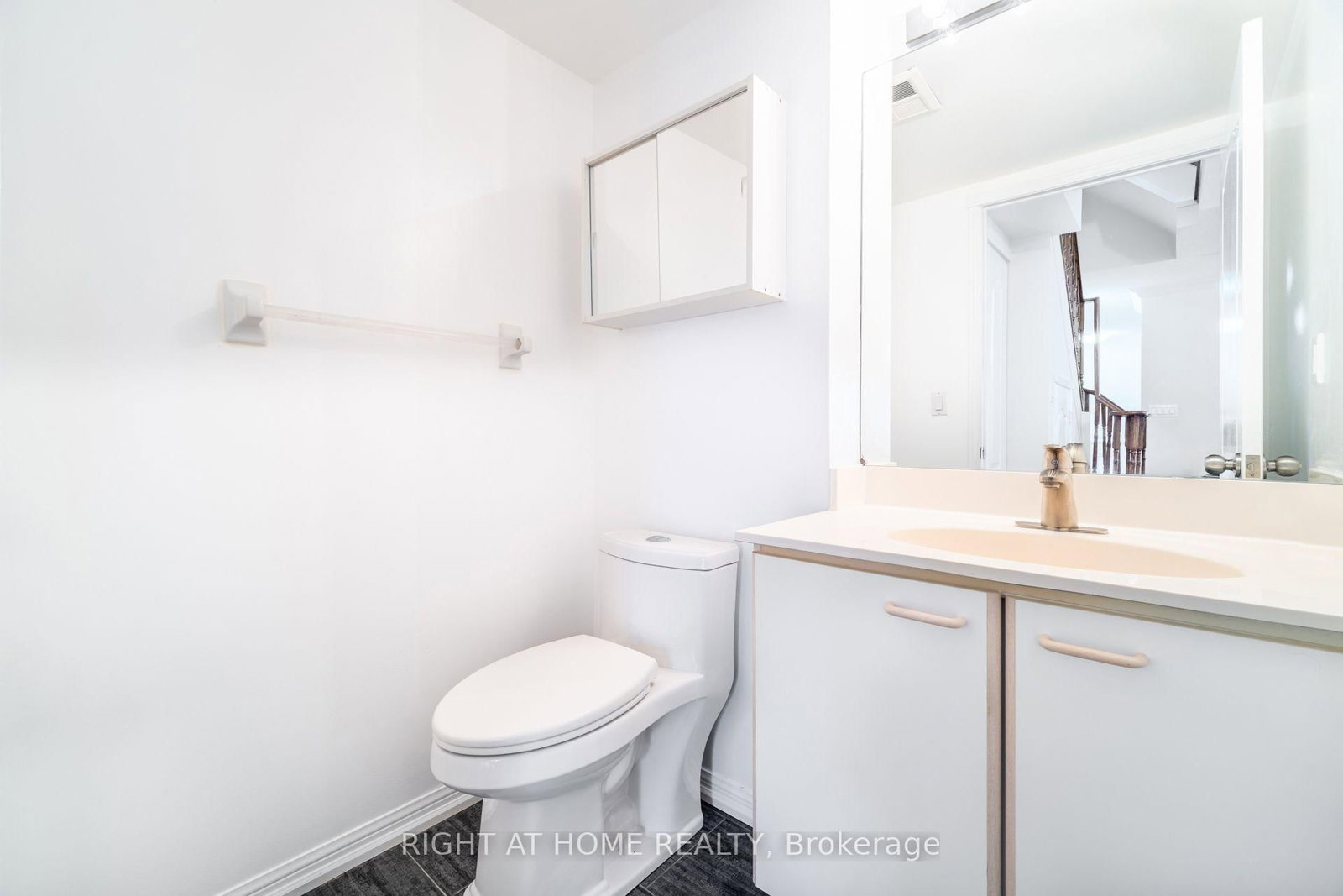220 Grandview Way • Toronto, ON photo 25