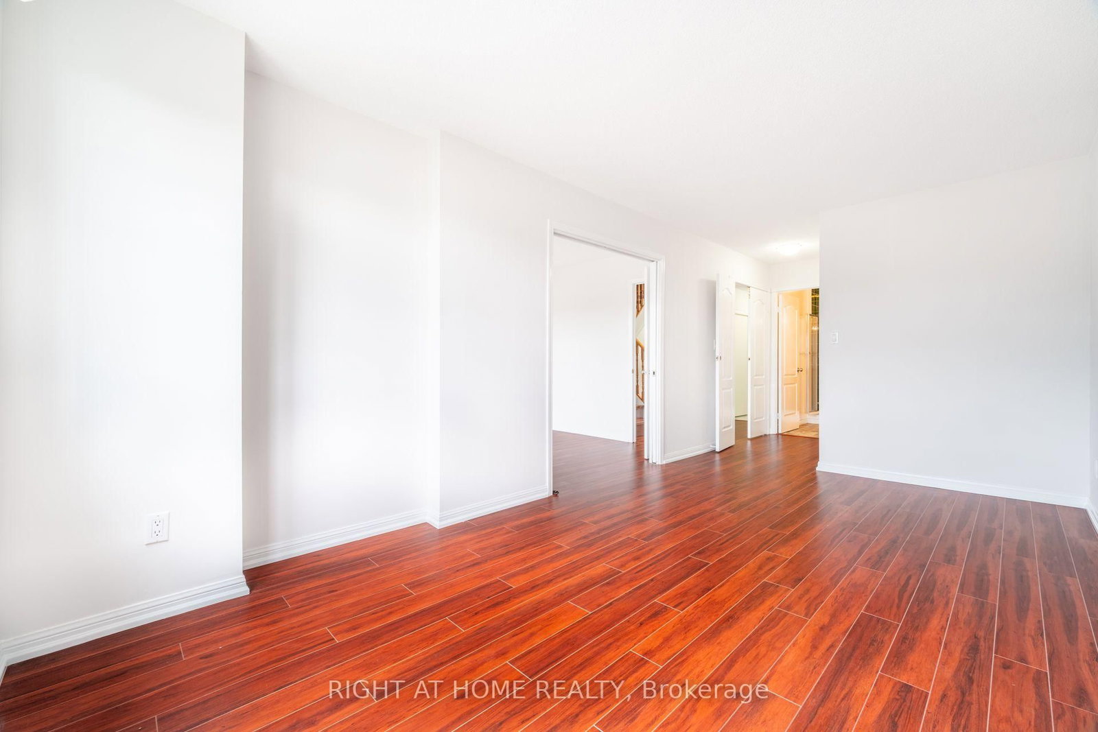 220 Grandview Way • Toronto, ON photo 7