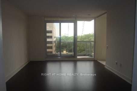 23 Sheppard Ave E photo 4