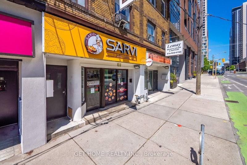 464 Sherbourne St photo 4