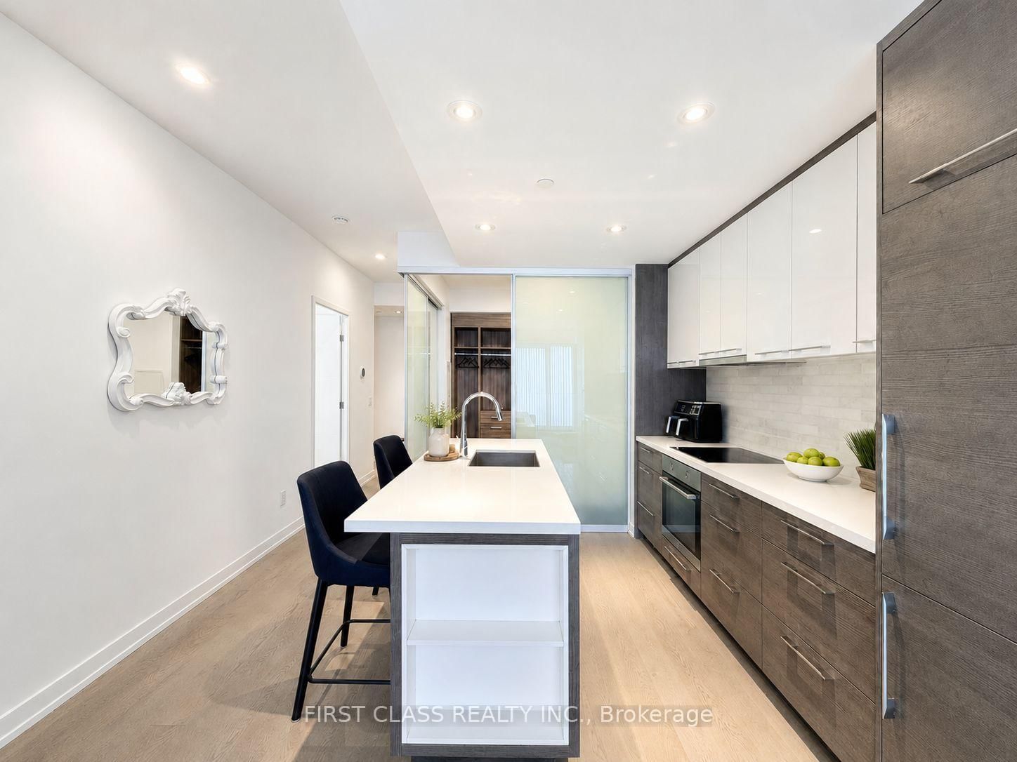 488 University Avenue • #3901 • Toronto, ON photo 11