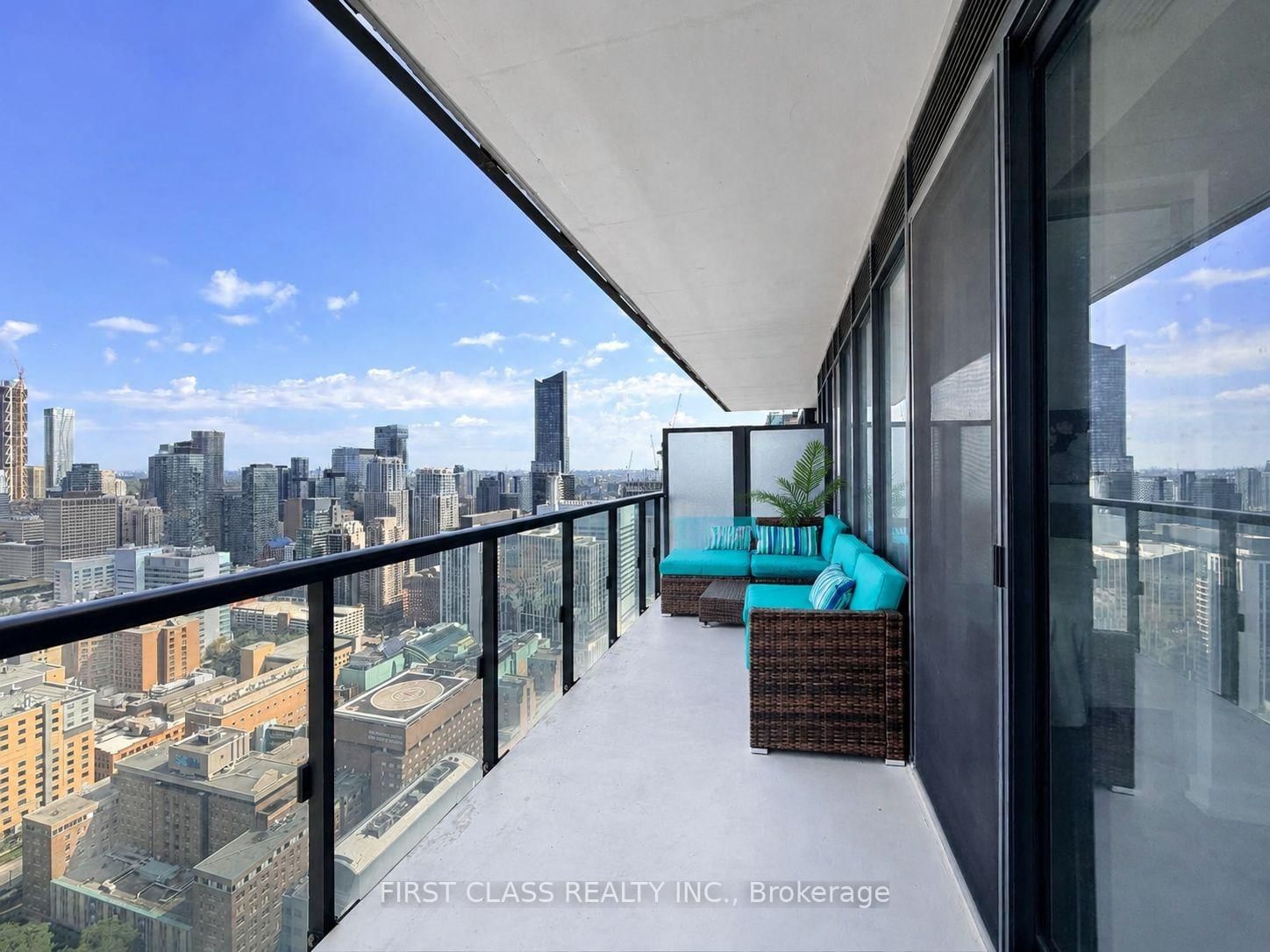 488 University Avenue • #3901 • Toronto, ON photo 17