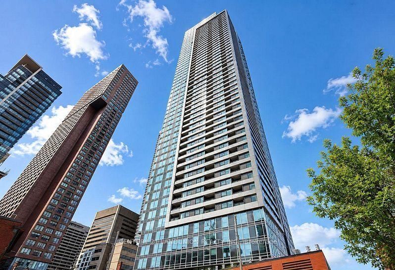 1507 - 609 Sherbourne Street