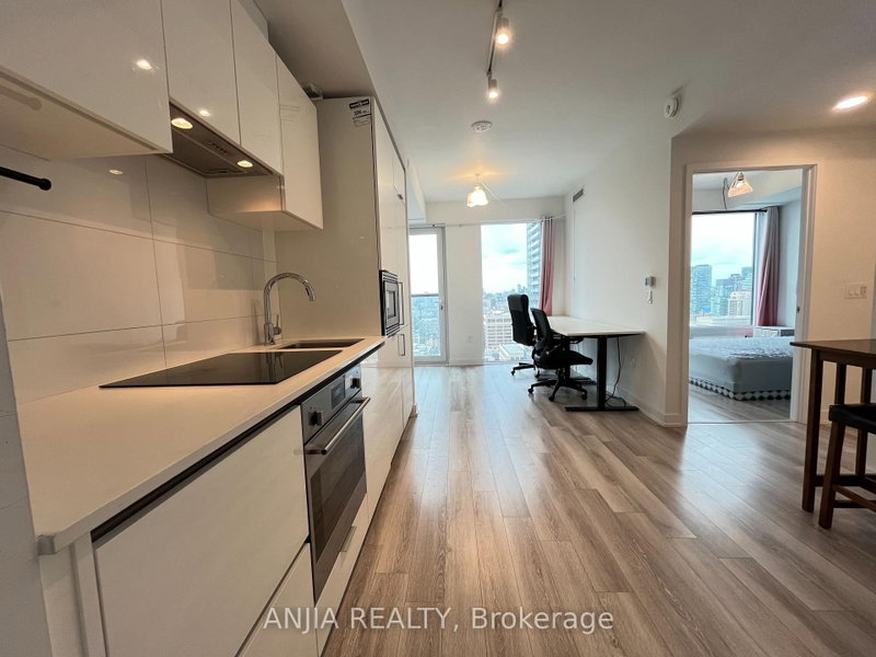 238 Simcoe Street