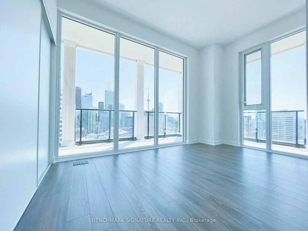 2710 - 20 Edward Street 4