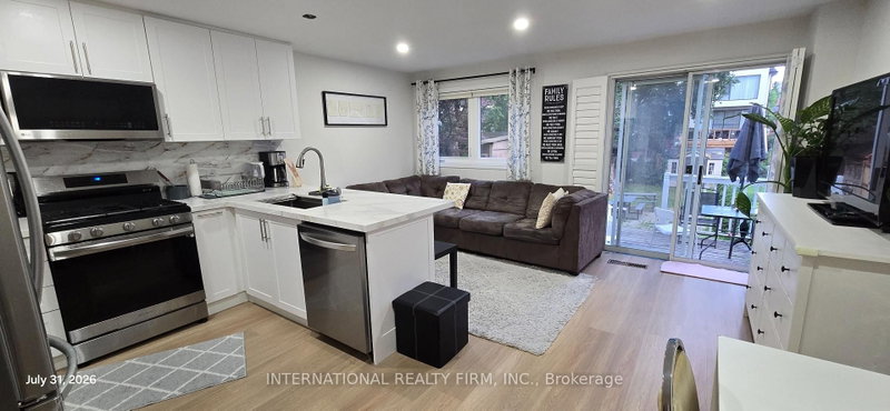 Main - 261 Soudan Avenue