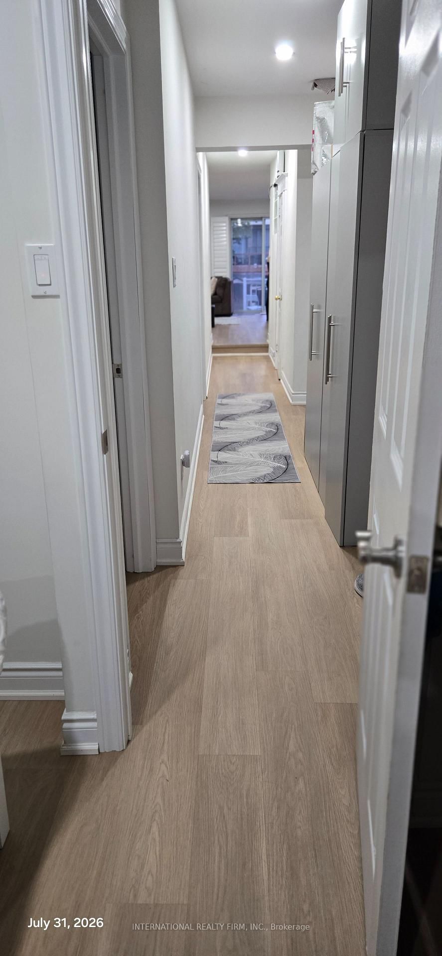 Main - 261 Soudan Avenue, Toronto 5