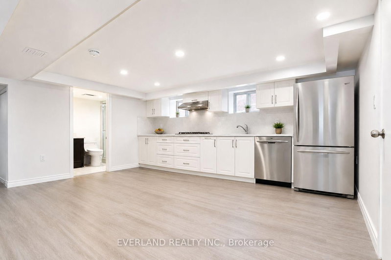 Unit A - 1751 Bayview Avenue