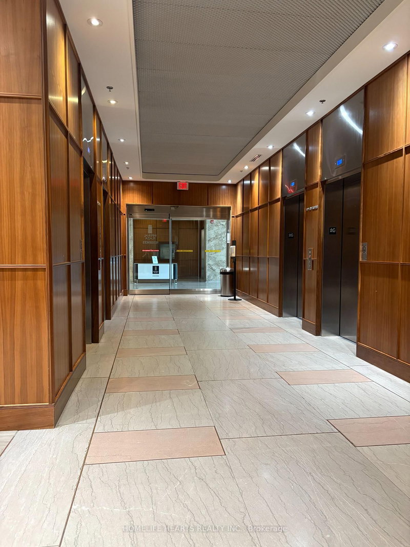 423 - 111 St Clair Avenue W