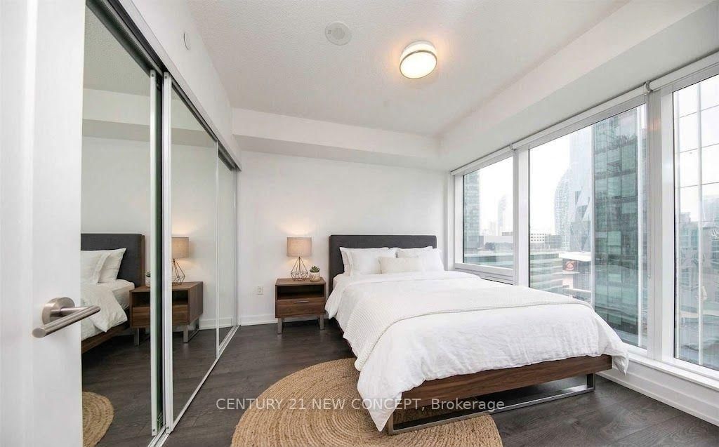10 York Street • #1404 • Toronto, ON photo 16