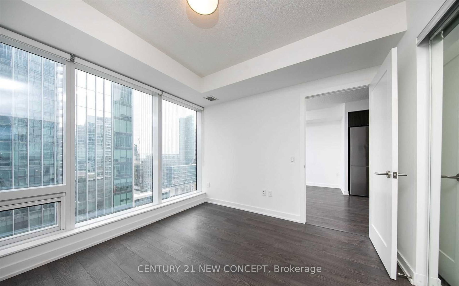10 York Street • #1404 • Toronto, ON photo 18
