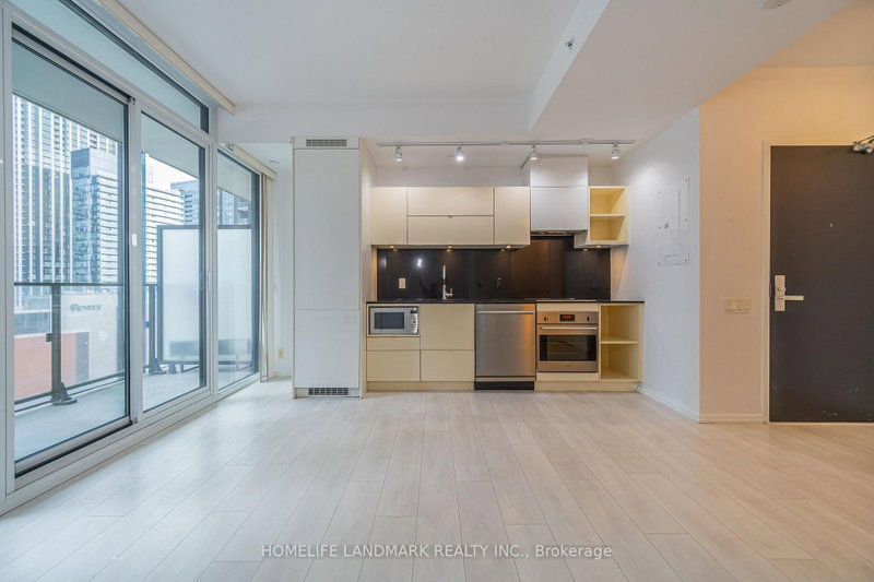 1512 - 125 Peter Street