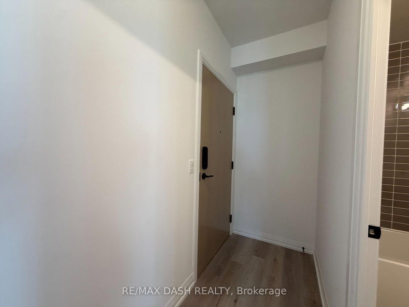 LP03 - 280 Dundas Street W