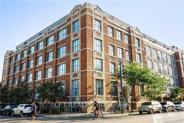 414 - 955 Queen Street W