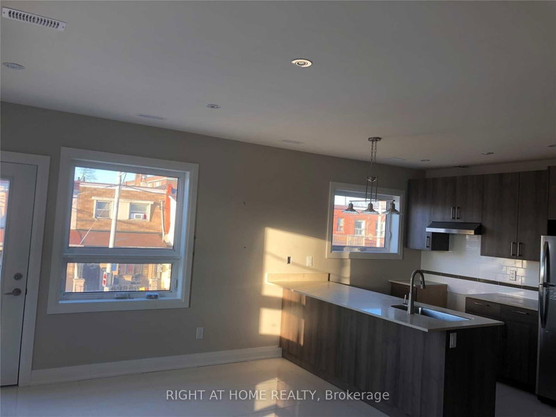 4 - 31 Alma Avenue