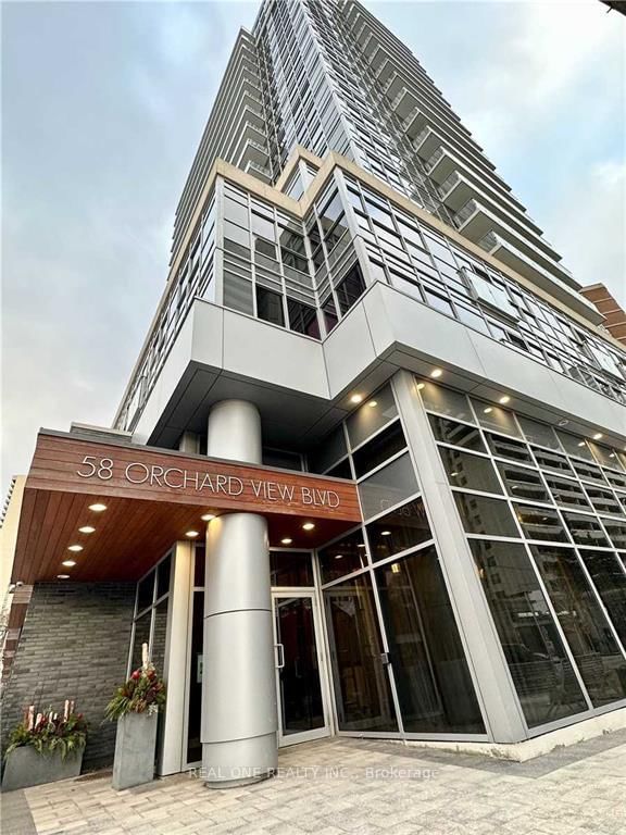 1004 - 58 Orchard View Boulevard