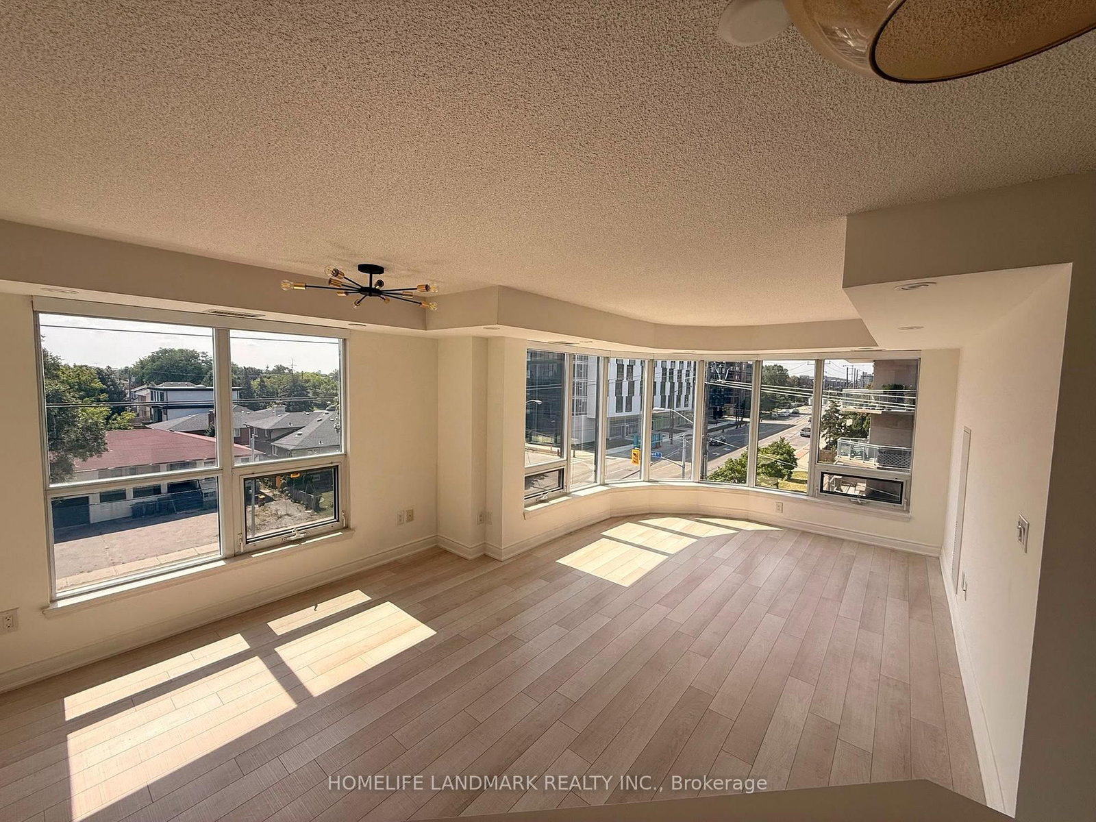 413 - 760 Sheppard Avenue W, Toronto 2