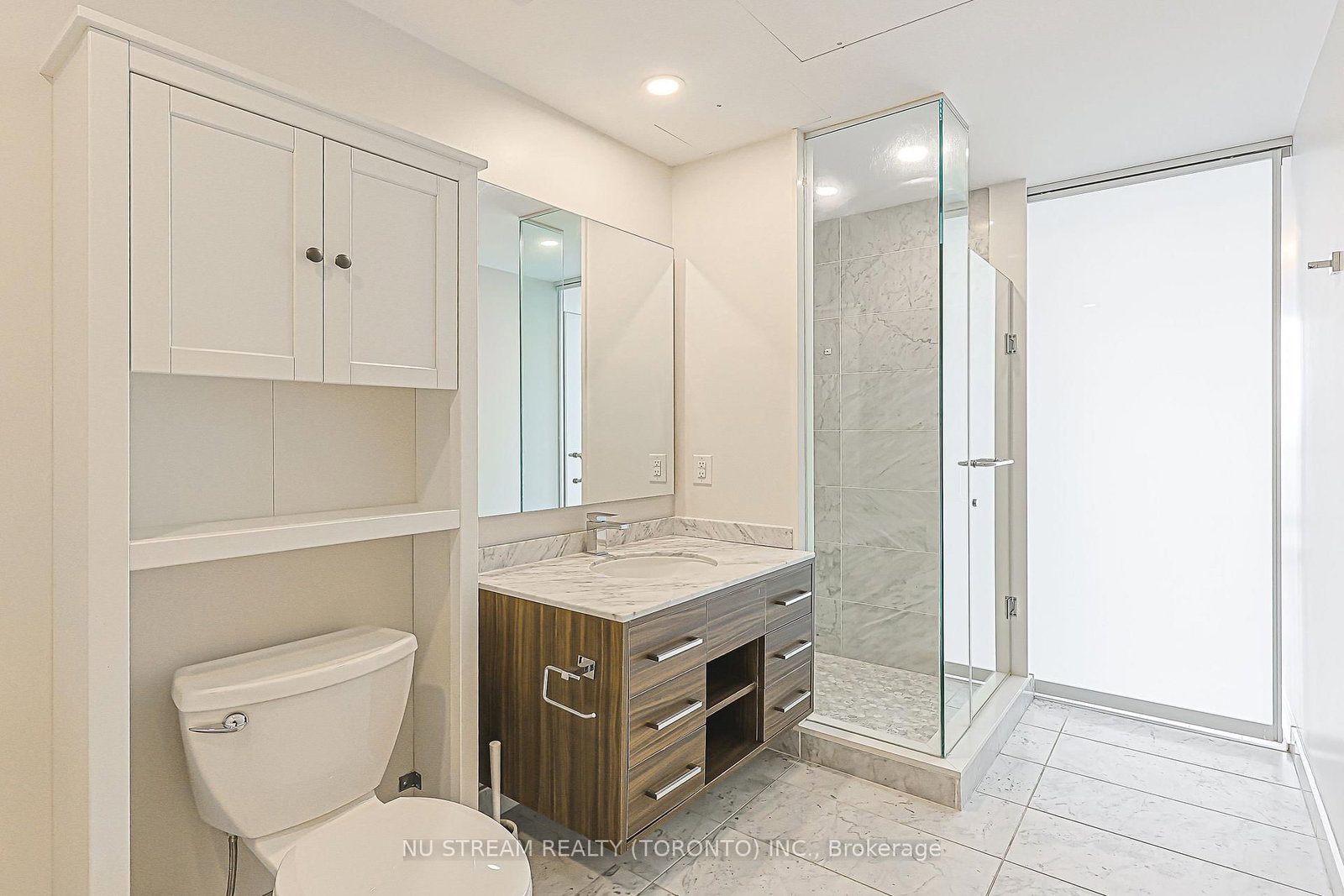 488 University Avenue • #4608 • Toronto, ON photo 39