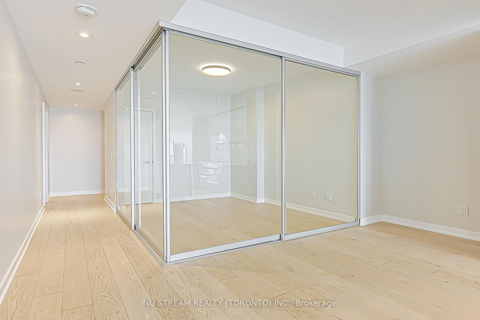 488 University Avenue • #4608 • Toronto, ON photo 41