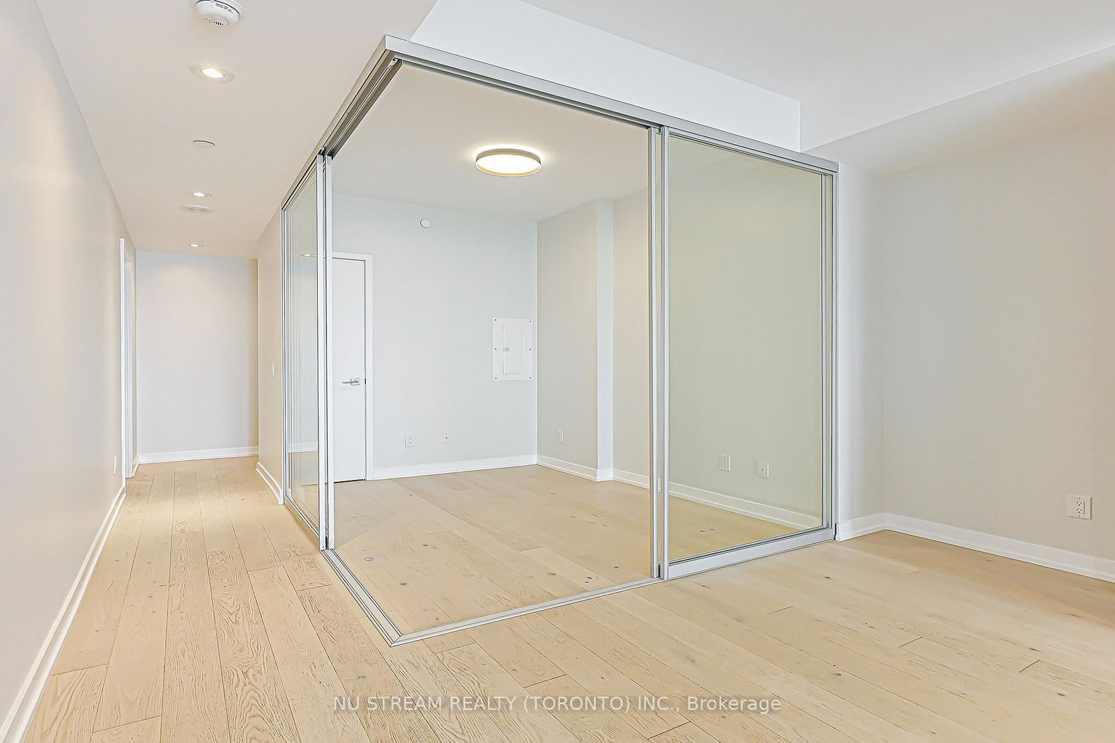 488 University Avenue • #4608 • Toronto, ON photo 42