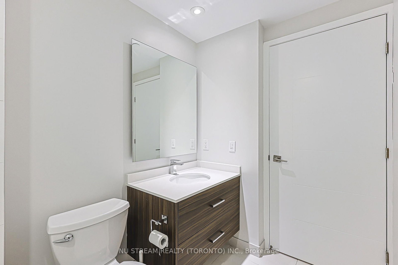 488 University Avenue • #4608 • Toronto, ON photo 47